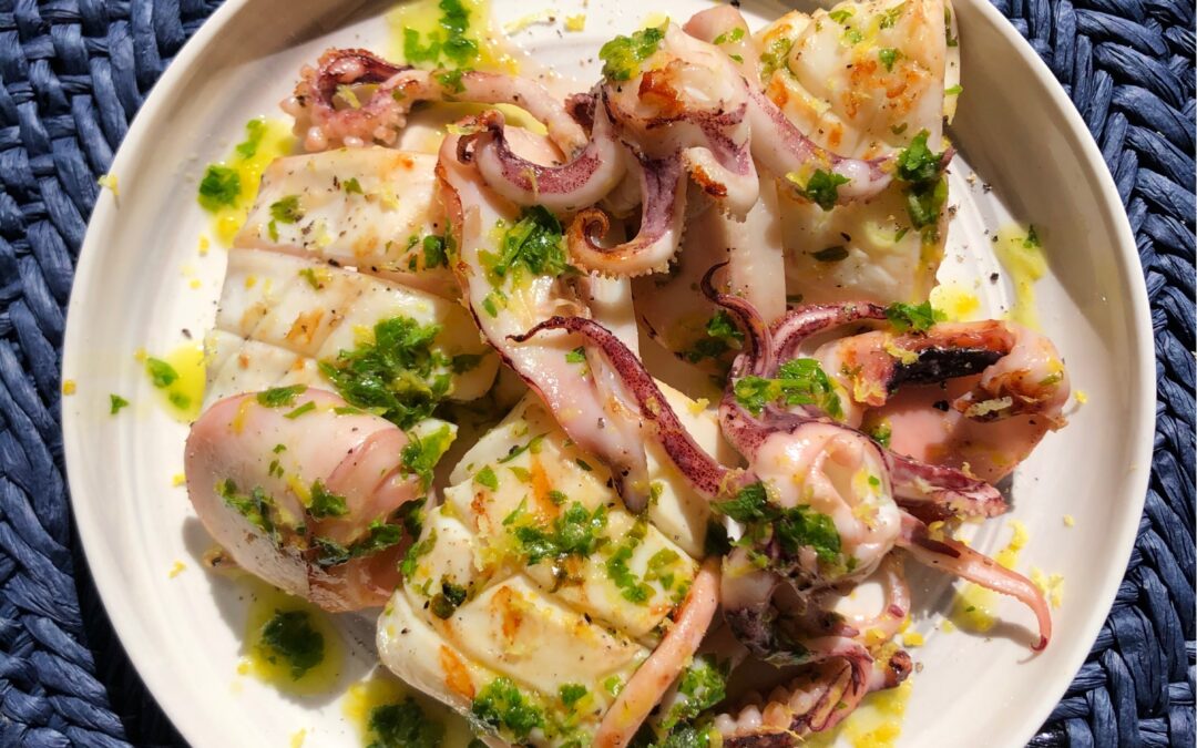 CALAMARI ALLA GRIGLIA CON INSALATA DI STAGIONE