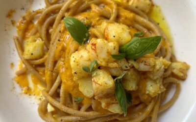 SPAGHETTI INTEGRALI CON DATTERINI ARANCIONI E GAMBERI