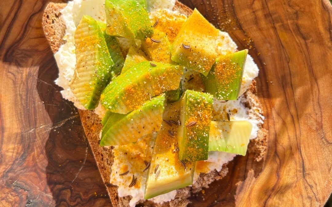 PANE RICOTTA E AVOCADO